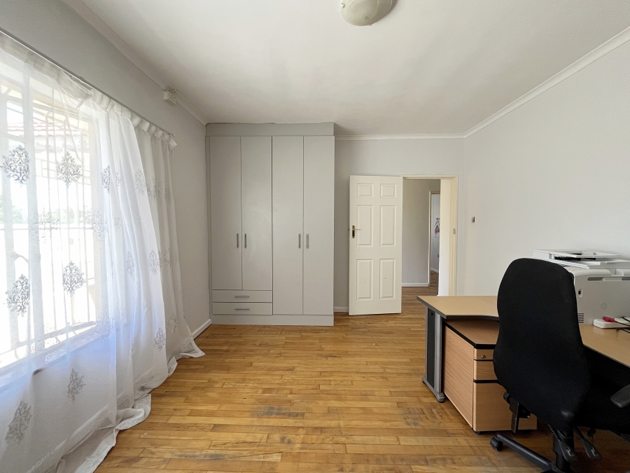 To Let 5 Bedroom Property for Rent in Soneike Western Cape
